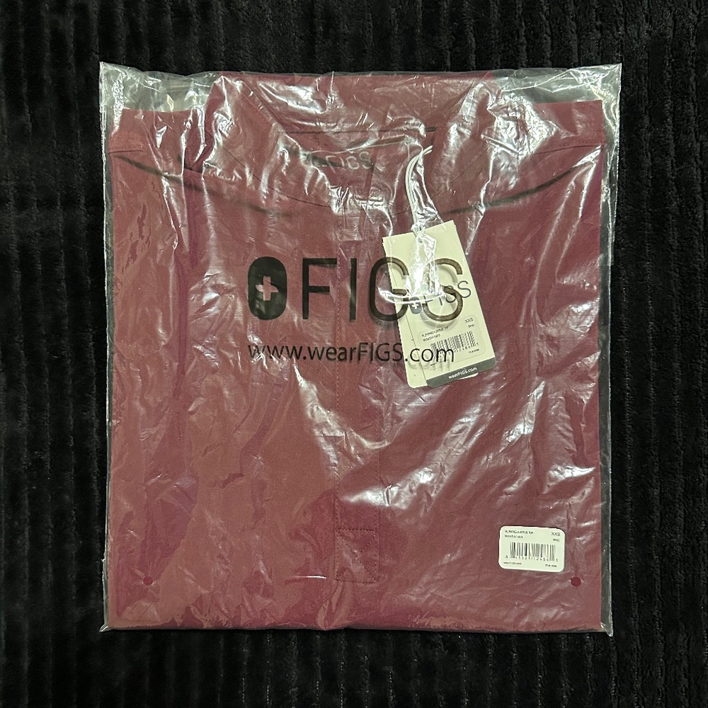 FIGS BURGUNDY SCRUB TOP XXS